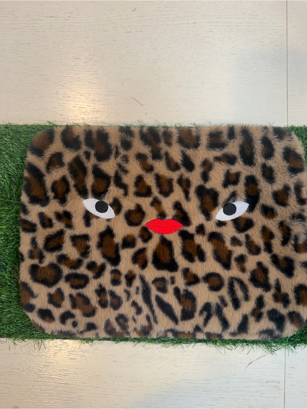 RARE Samo Ondoh Leopard Large Clutch. NWOT
